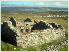 Cottage du Village fantme, Achill Island, Irlande